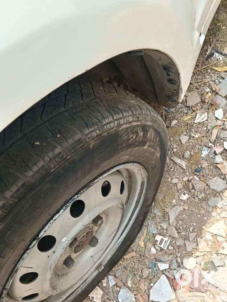 Maruthi Suzuki Swift Dzire Tour 2017 Model 1st Owner 4seel Tyres