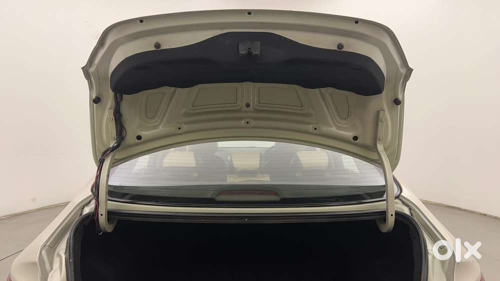 Hyundai Verna 1.6 Vtvt Sx, 2012, Petrol