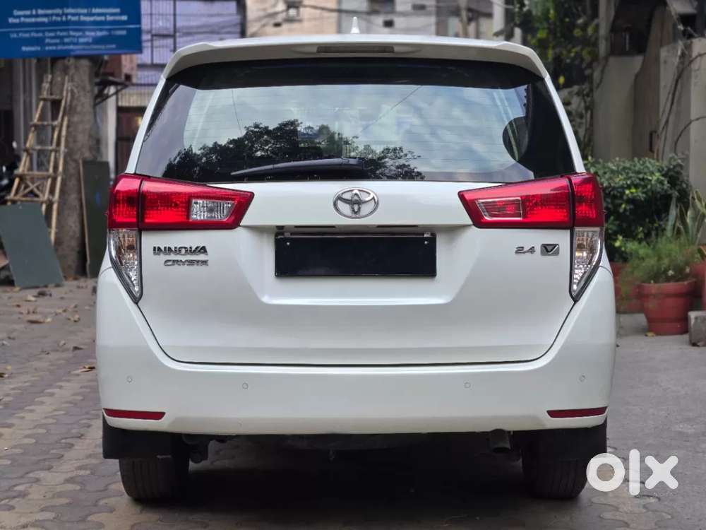 Toyota Innova Crysta 2.4 V 7 Str, 2016, Diesel
