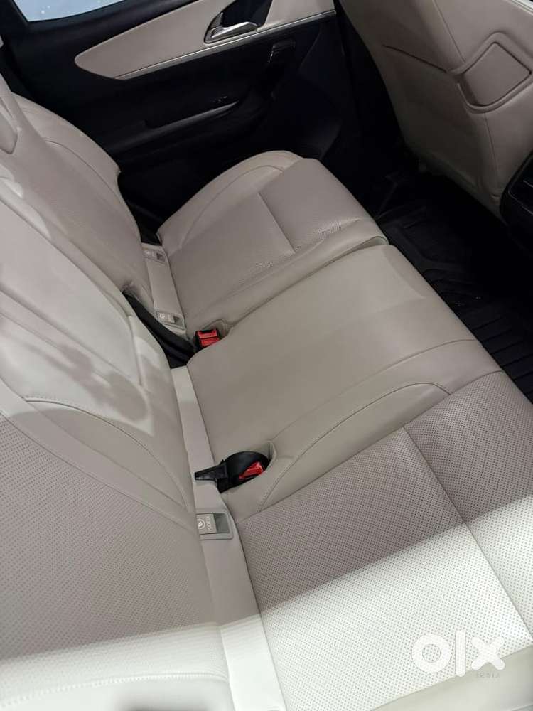 Mahindra Xuv700 2.2 Ax 7 Diesel At Luxury Pack Str, 2024, Diesel