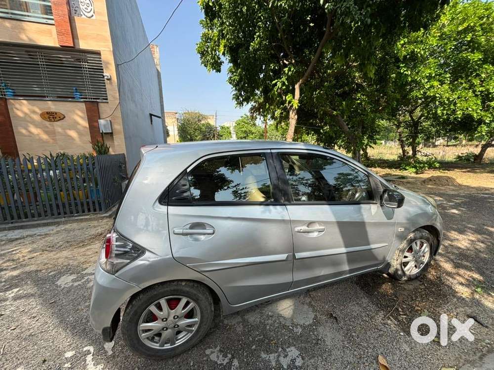 Honda Brio 2011 Petrol Well Maintained