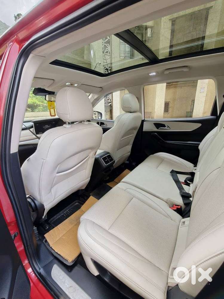 Mahindra Xuv700 2.0 Ax 7 Petrol Mt Str, 2022, Petrol
