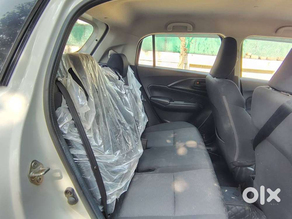 Maruti Suzuki Swift Lxi Optional-o, 2024, Petrol