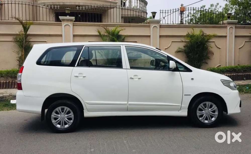 Toyota Innova 2015 Diesel 200000 Km Driven