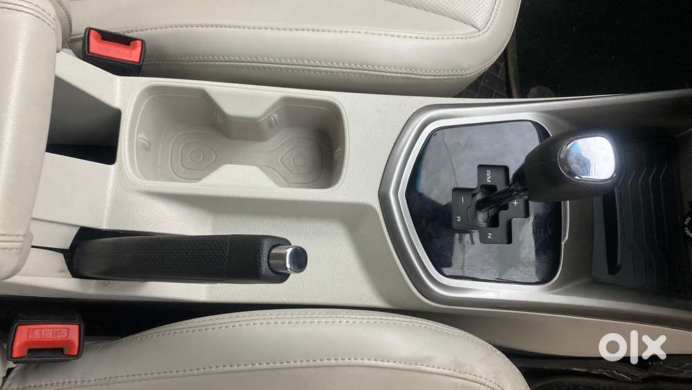 Mahindra Xuv300 W8 Option Diesel, 2023, Diesel
