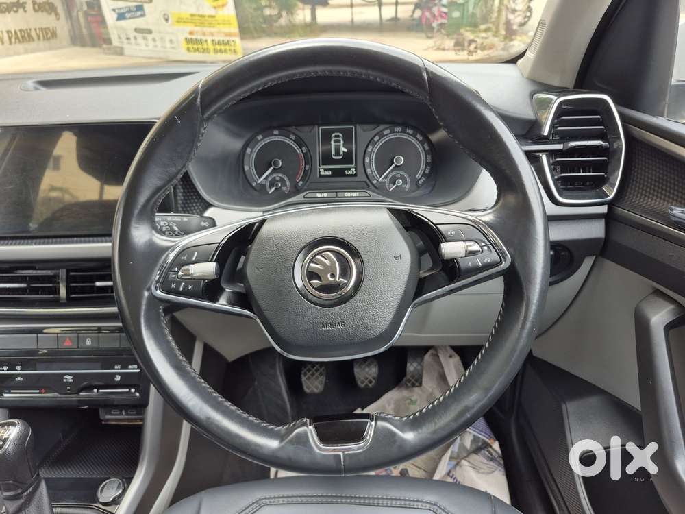 Skoda Kushaq 1.0 Tsi Ambition, 2022, Petrol