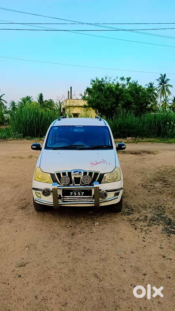 Mahindra Xylo 2011
