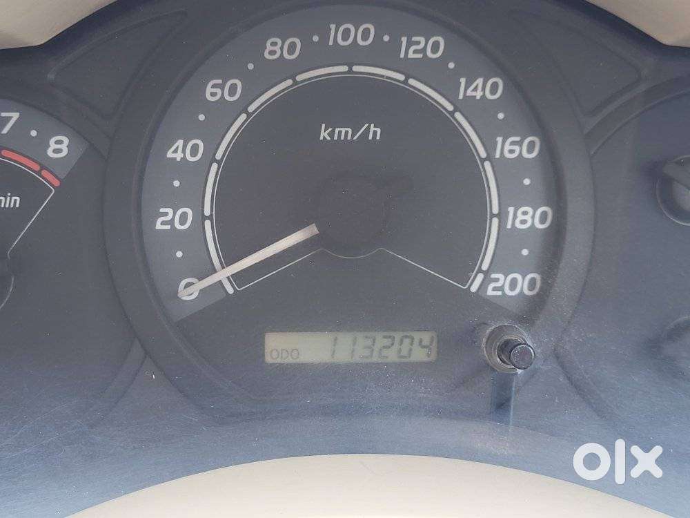 Toyota Innova 2.5 Gx 8 Str Bs-iii, 2005, Petrol