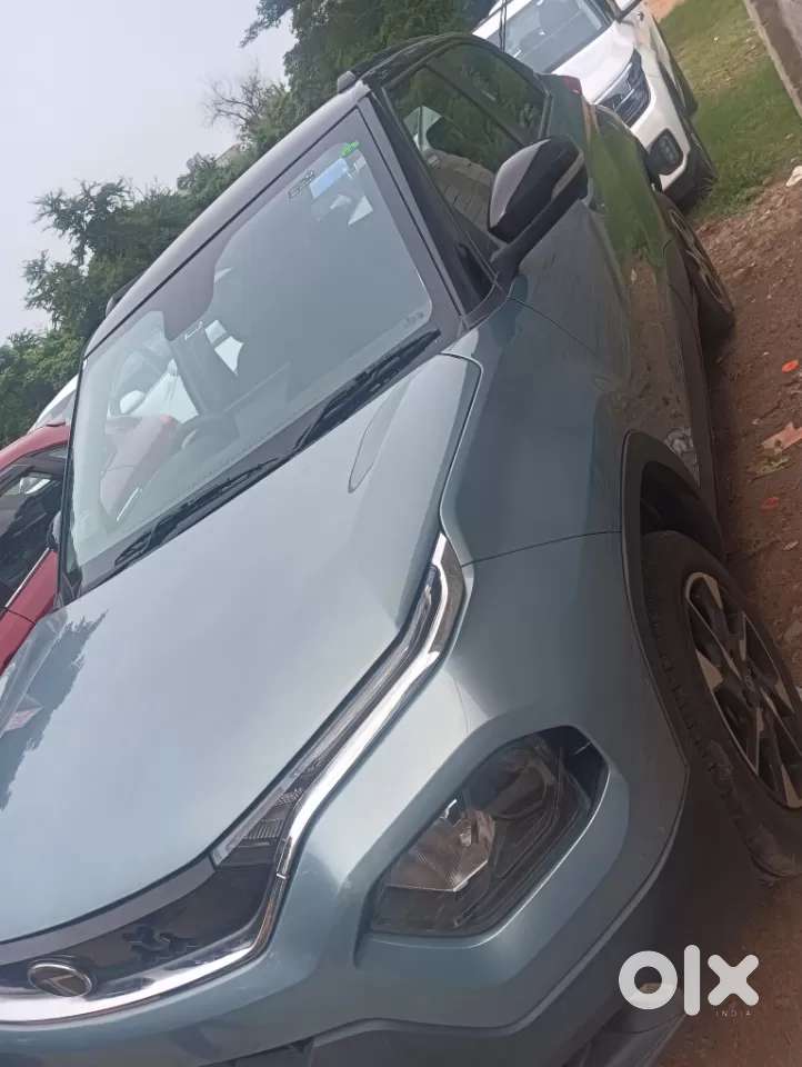 Tata Punch Creative Dual Tone Mt Sunroof, 2025, Petrol