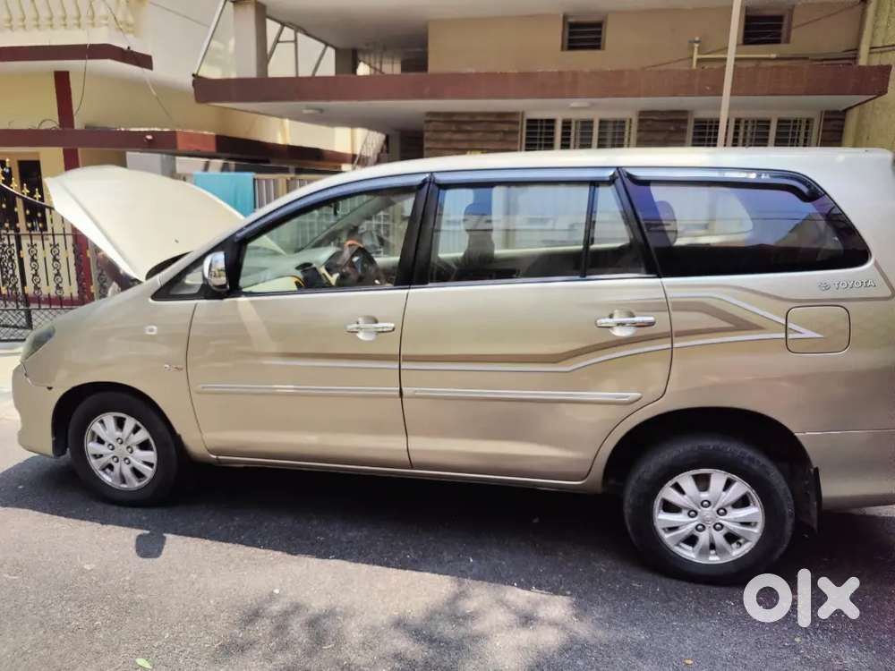 Toyota Innova 2.5 V 2011