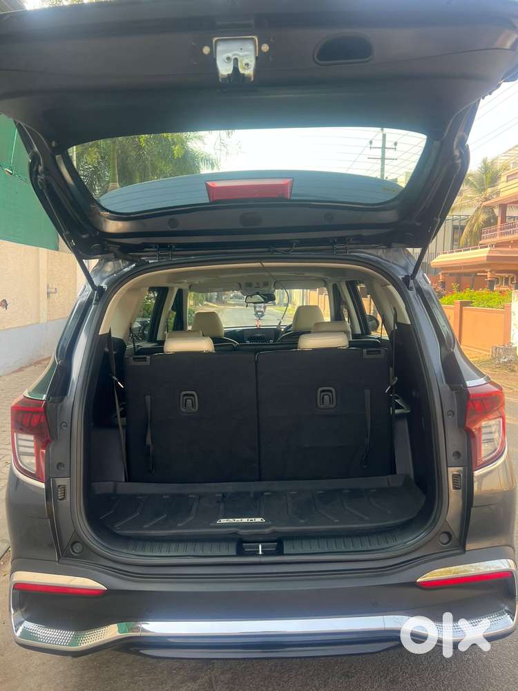 Kia Carens Luxury (o)1.5 Diesel At 7 Str, 2023, Diesel