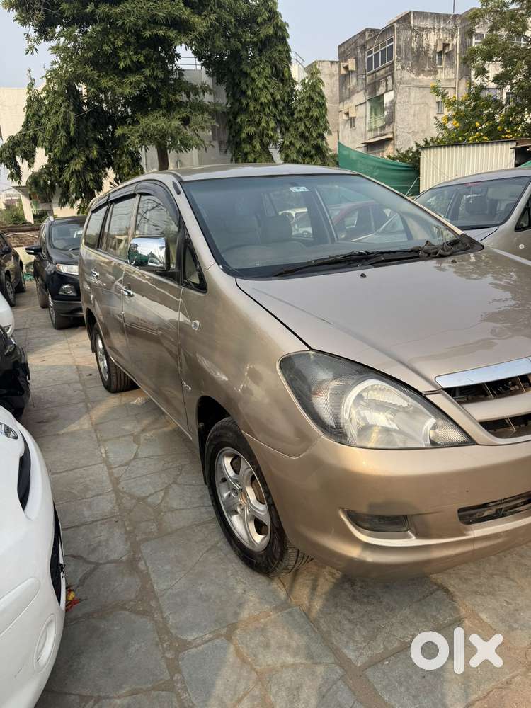 Toyota Innova 2004-2011 2.5 G4 Diesel 8-seater, 2006, Diesel