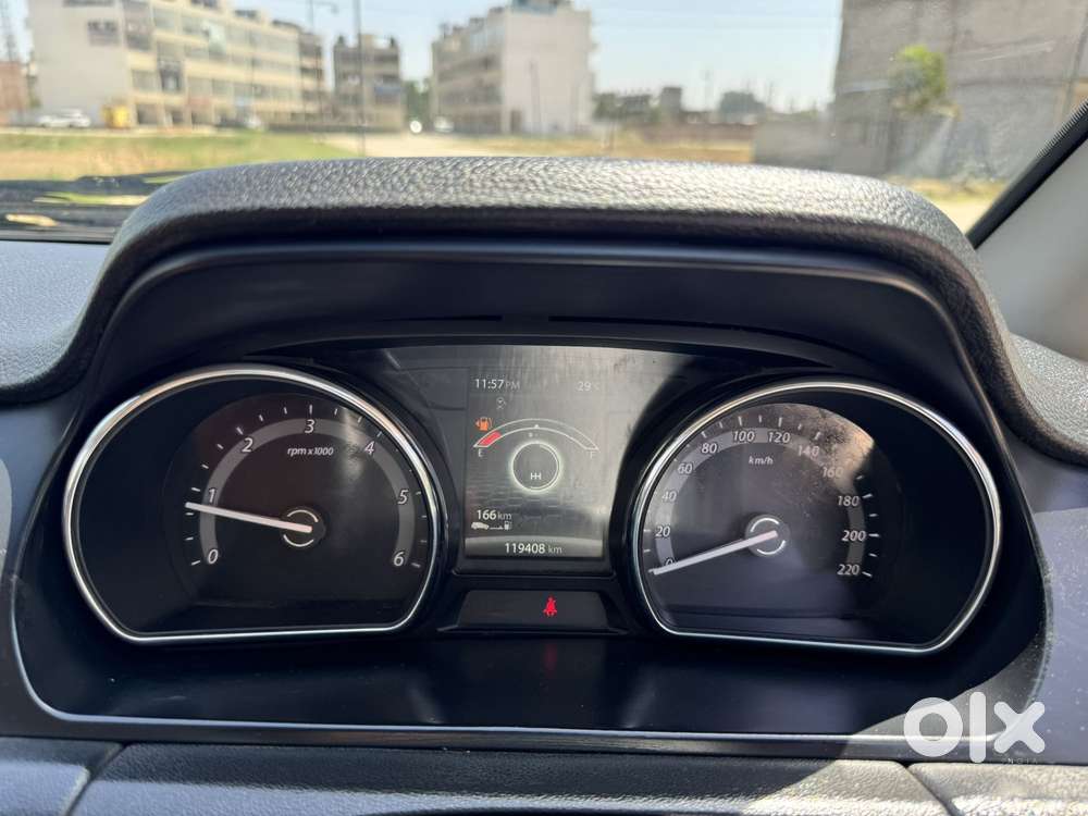 Tata Hexa 2.2 Xe 4x2 7 Str, 2018, Diesel