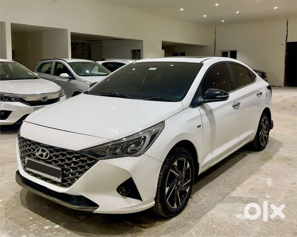 Hyundai Verna 1.5 Sx (o) Ivt, 2022, Petrol