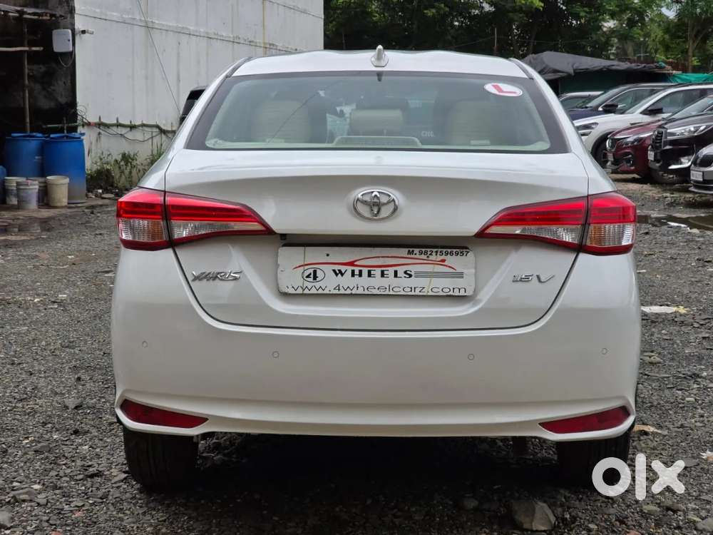 Toyota Yaris V Cvt, 2018, Petrol