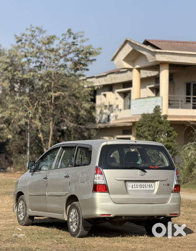 Toyota Innova 2.5 G (diesel) 7 Seater Bs Iv, 2015, Diesel