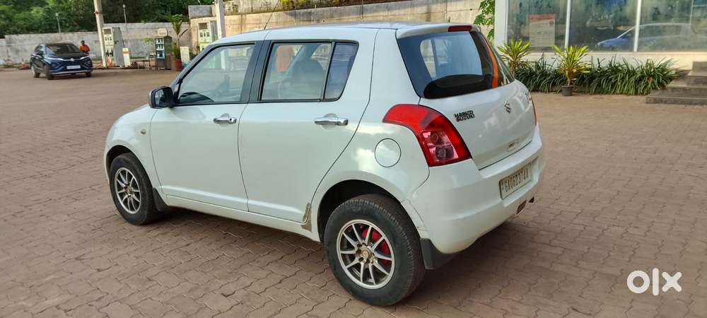 Maruti Suzuki Swift Vxi + Manual, 2011, Petrol