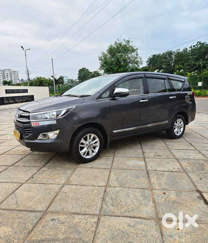 Toyota Innova Crysta 2.4 G Mt 8s, 2018, Diesel
