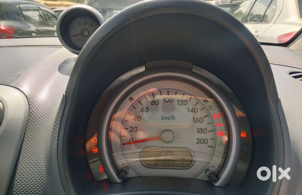 Maruti Suzuki Ritz Vxi, 2010, Petrol