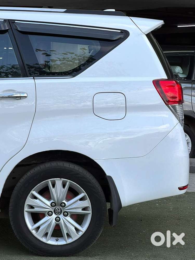 Toyota Innova Crysta 2.8 Zx At, 2016, Diesel