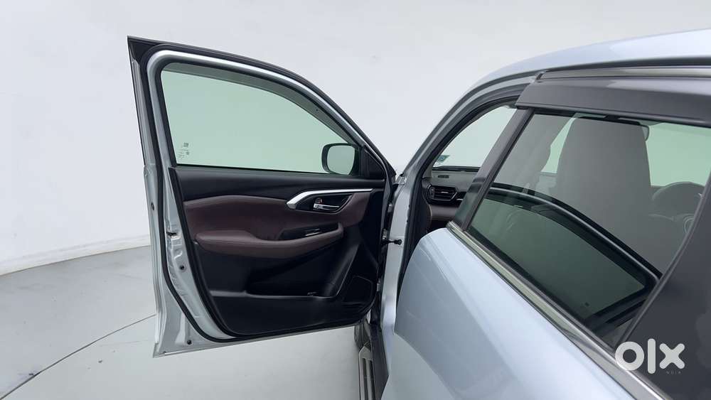 Maruti Suzuki Grand Vitara 1.5 Zeta Smart Hybrid At, 2023, Petrol