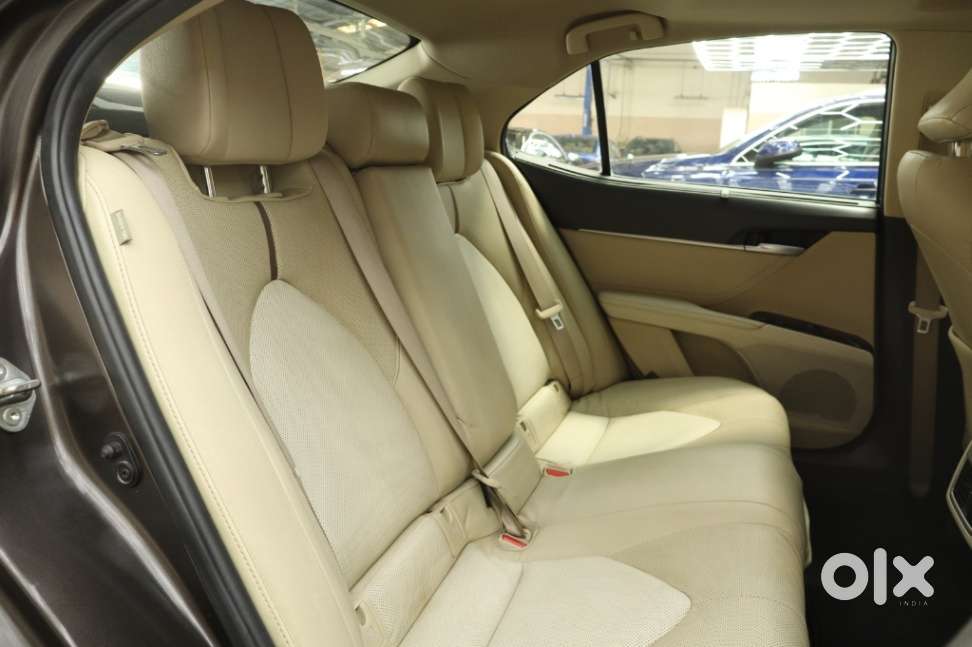 Toyota Camry 2.5l Automatic, 2021, Cng & Hybrids