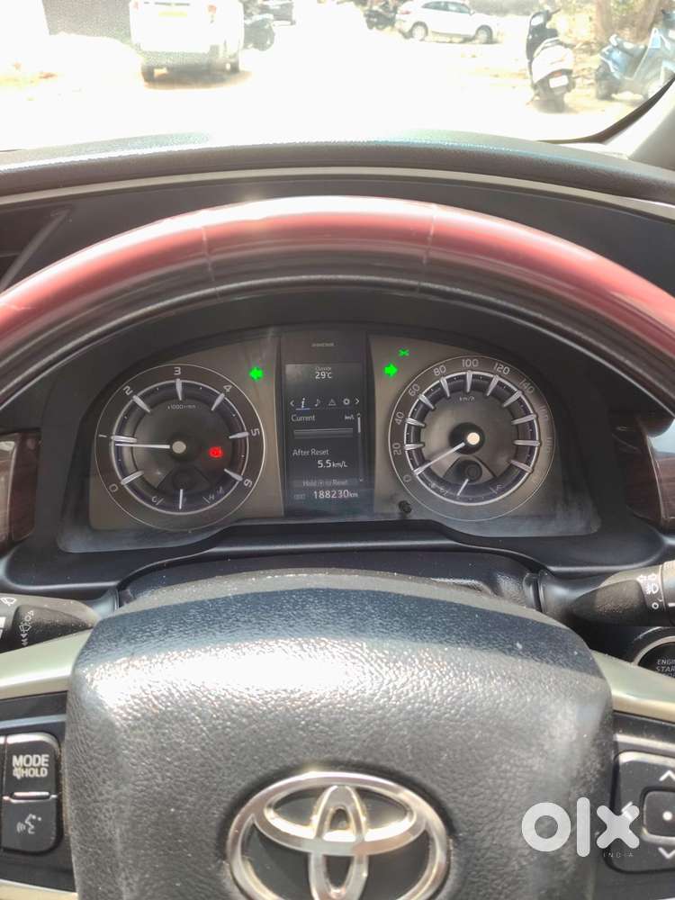 Toyota Innova Crysta 2.4 V, 2016, Diesel