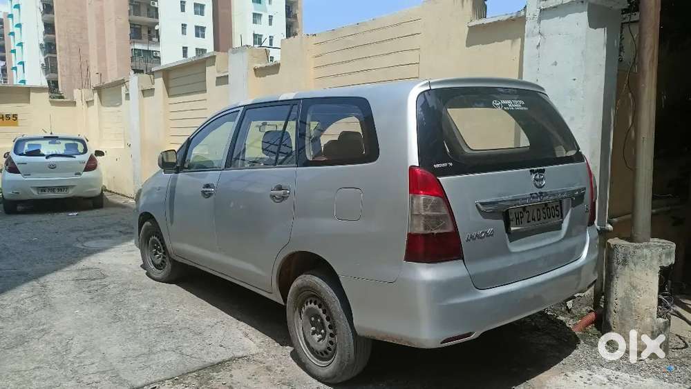 Toyota Innova 2.5 G(e3) 2012