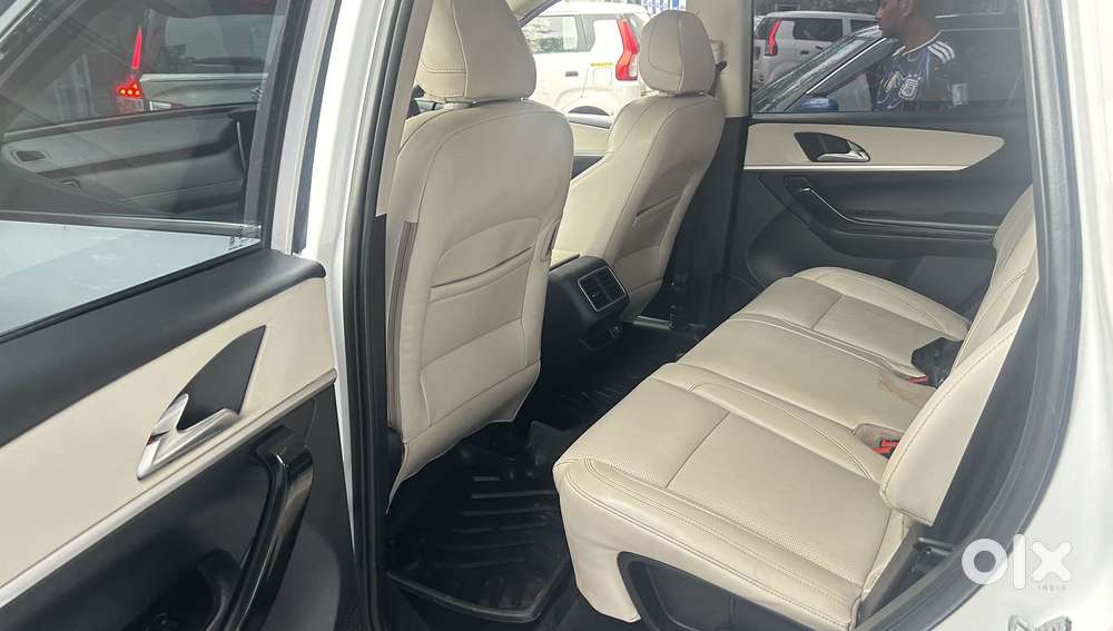 Mahindra Xuv700 2.2 Ax 7 Diesel At Luxury Pack Str, 2023, Diesel