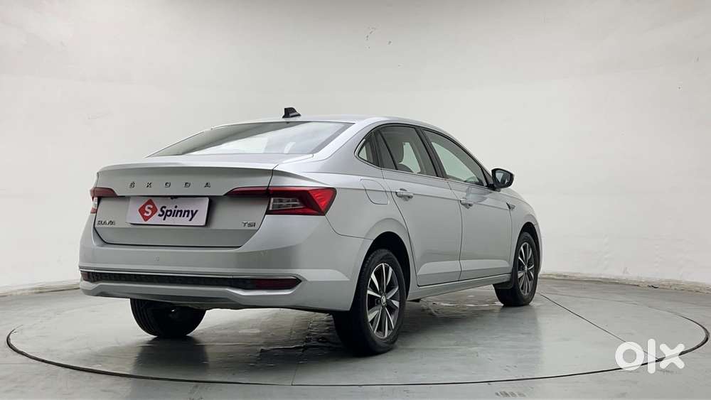 Skoda Slavia Style 1.0l Tsi Mt, 2023, Petrol