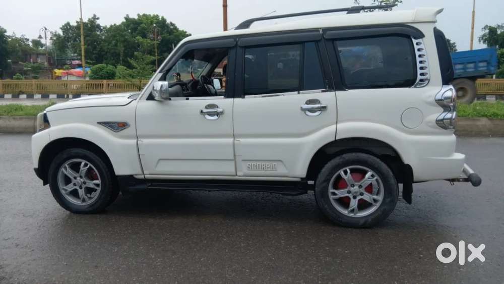 Mahindra Scorpio S10, 2015, Diesel