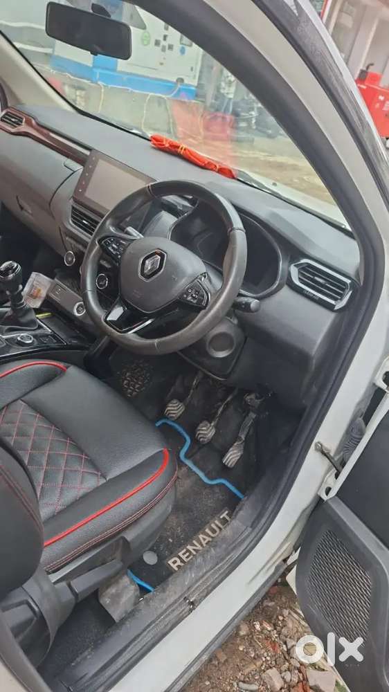 Well Maintained Renault Kiger Top Model Push Button Start