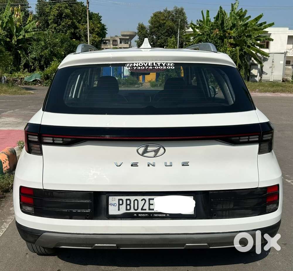 Hyundai Venue Petrol 2023
