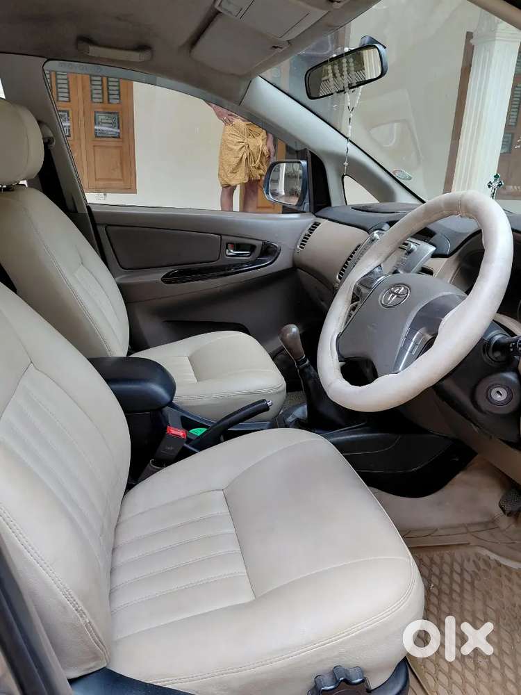 Innova 2.5 Well Maintained