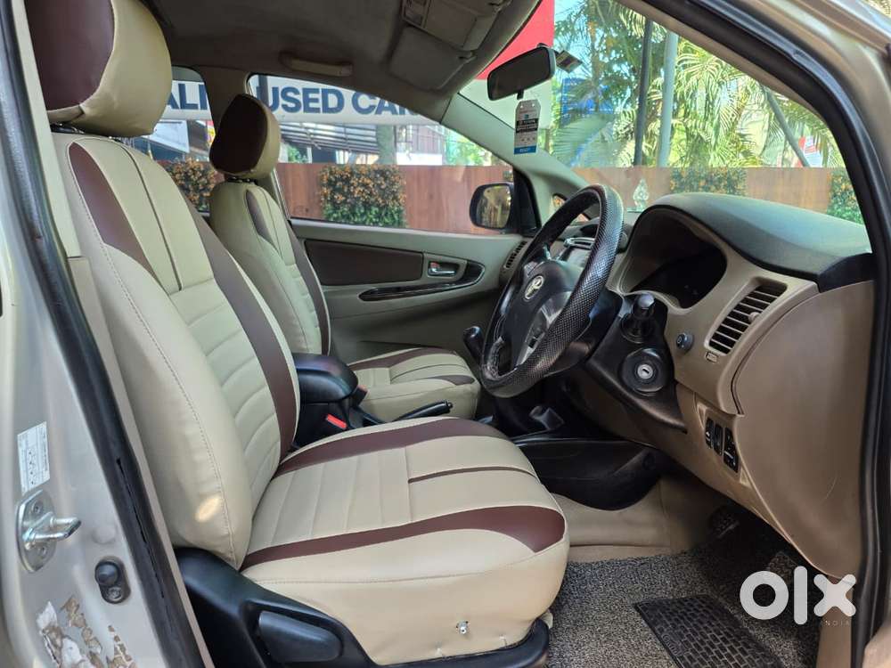 Toyota Innova 2.5 V 8 Str, 2015, Diesel