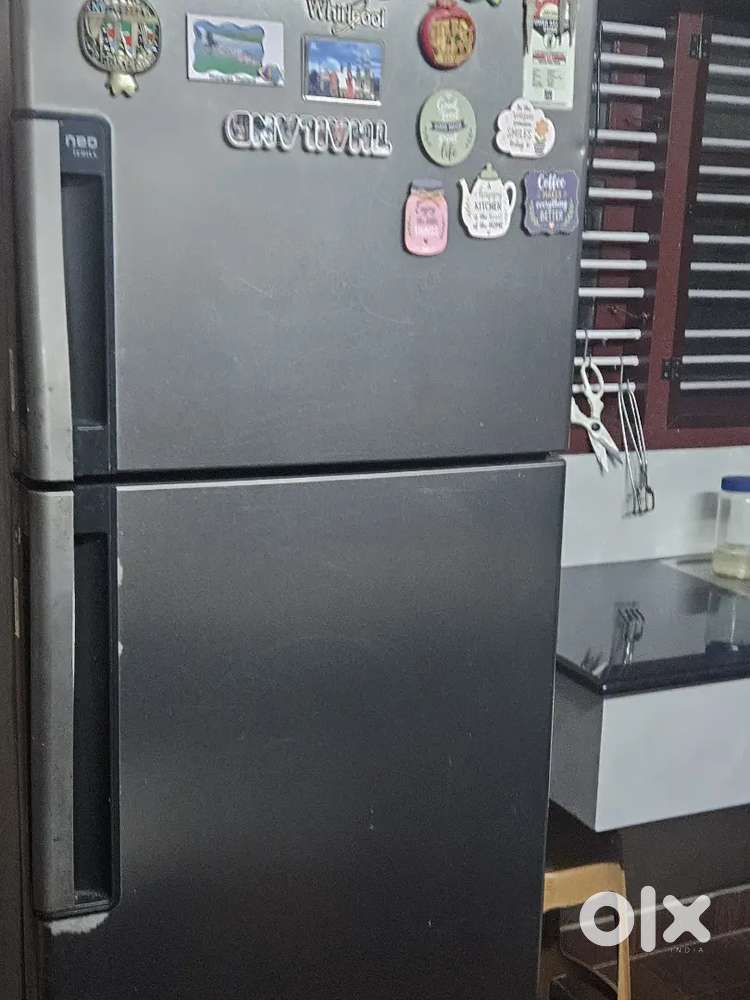 Whirlpool refrigerator double door  1oyrs old gud condition rs 2500 on
