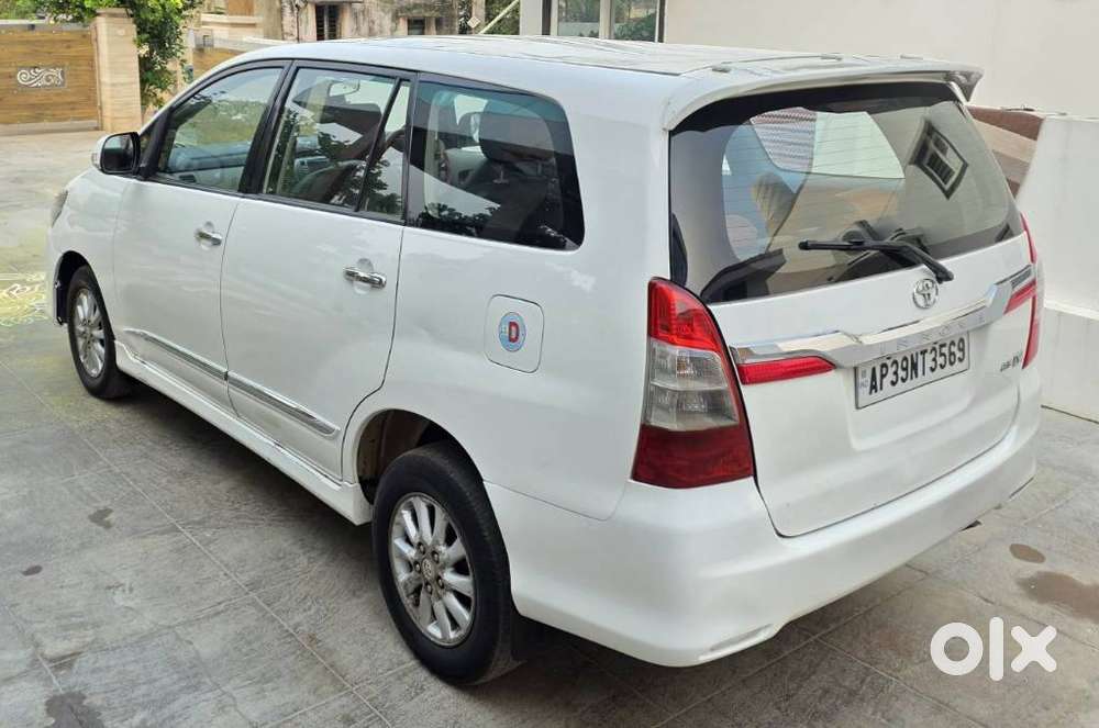 Toyota Innova 2.5 Vx 8 Seater Bs Iv, 2014, Diesel