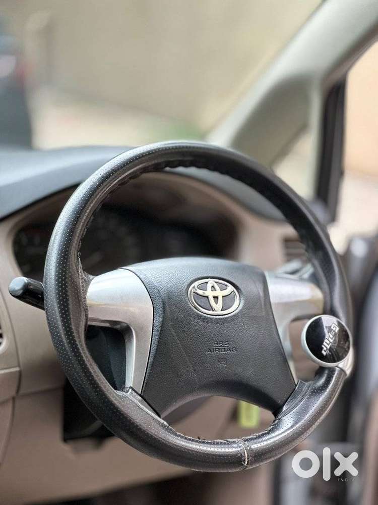 Toyota Innova 2.5 G (diesel) 8 Seater, 2015, Diesel