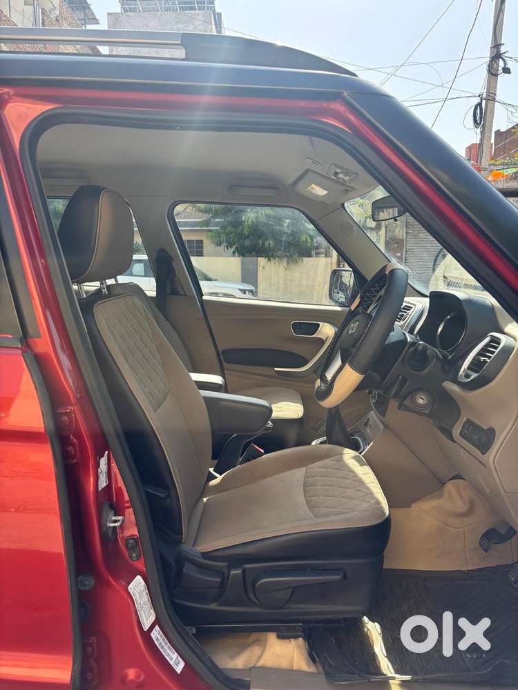Mahindra Tuv 300 T10 Dual Tone, 2019, Diesel