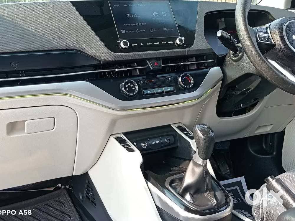 Kia Carens 1.5 Premium 7 Str, 2024, Petrol