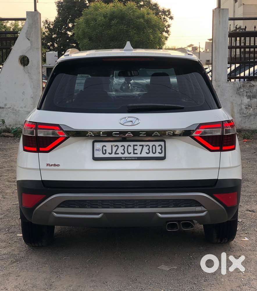 Hyundai Alcazar Platinum 7 Str 1.5 Turbo Petrol Adventure, 2023, Pet..