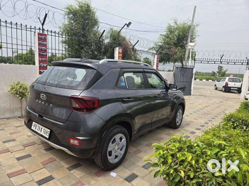 Hyundai Venue S Plus Mt 1.2 Kappa, 2022, Petrol