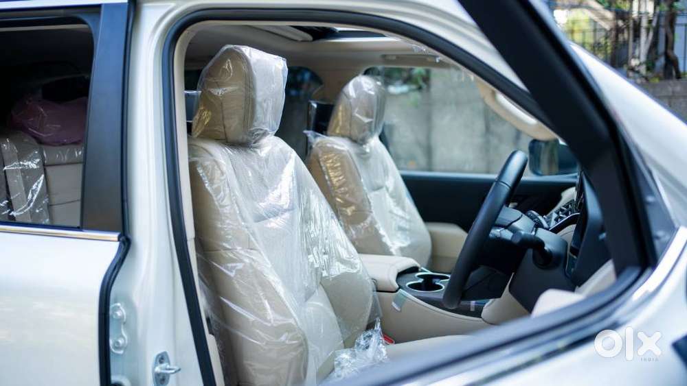 Toyota Land Cruiser Vxr V8 Petrol, 2025, Petrol