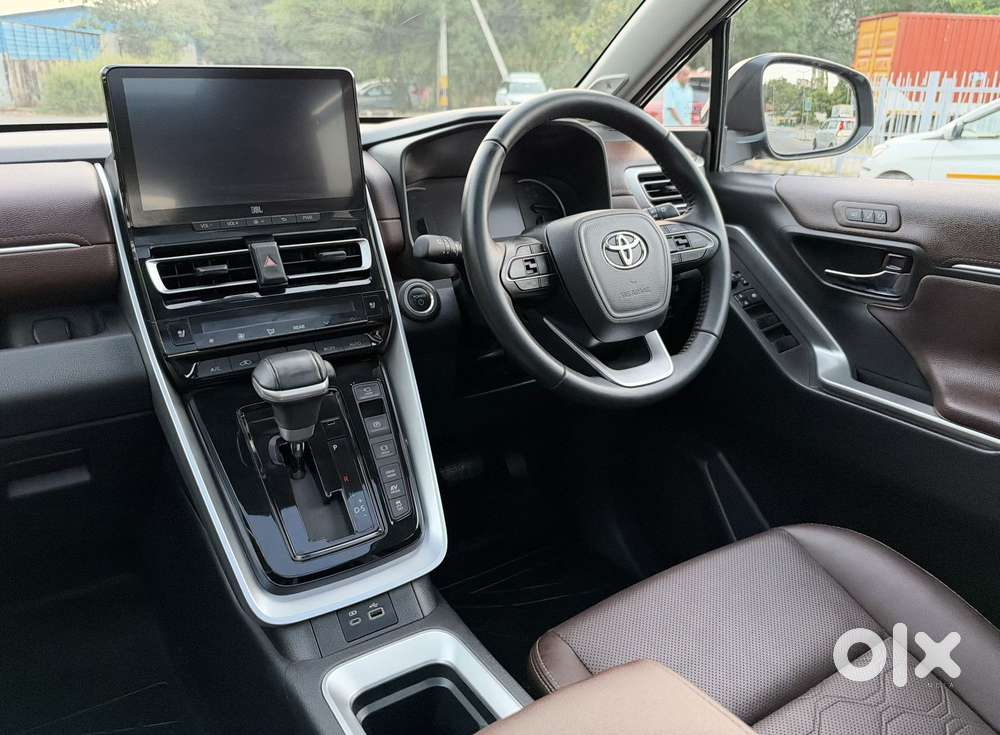 Toyota Innova Hycross 2.0 Zx (o) Hybrid 7 Str, 2024, Petrol