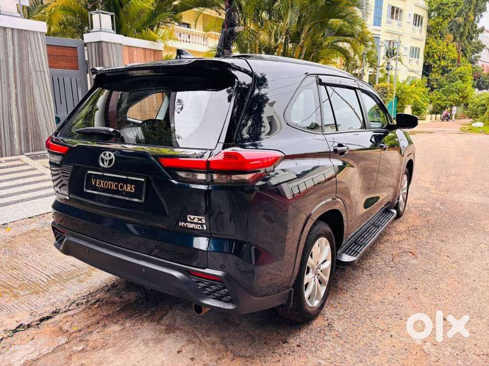 Toyota Innova Hycross 2.0 Vx Hybrid 7 Str, 2023, Petrol