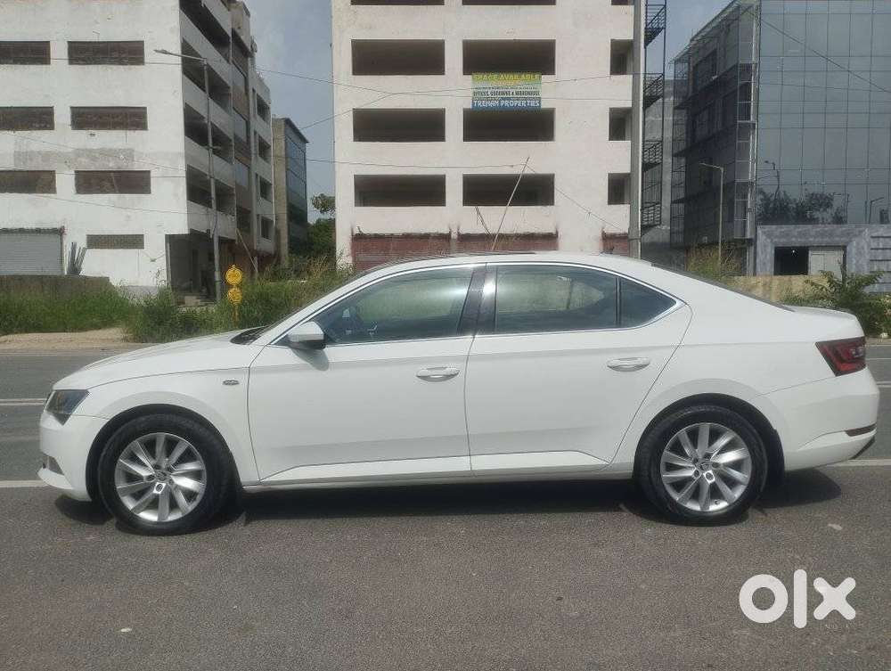 Skoda Superb Lk 1.8 Tsi At, 2017, Petrol