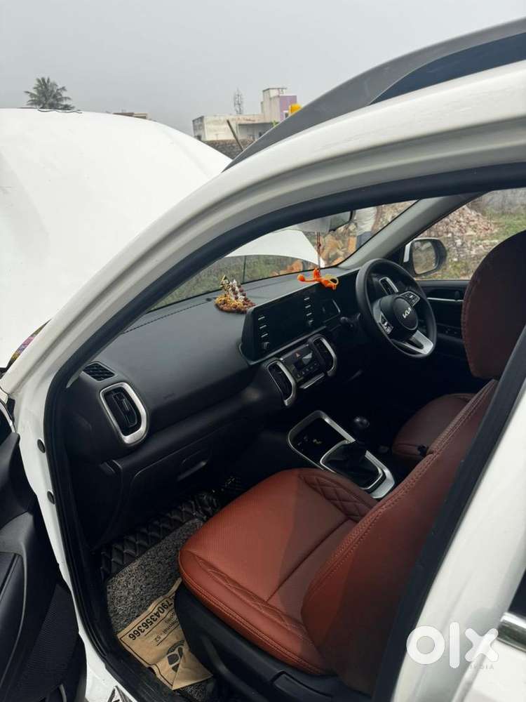 Kia Sonet 2024 Petrol 6000 Km Driven