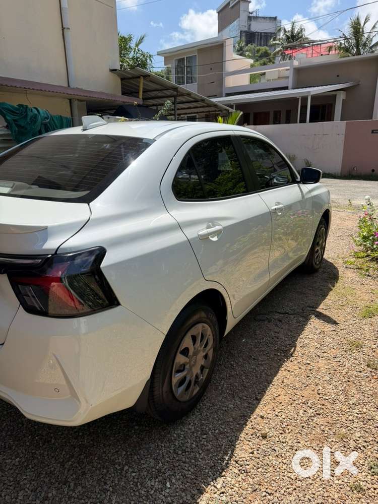 Swift Dzire Automatic  Vxi Ags 2026  5900kms Fancy Number Single Owner