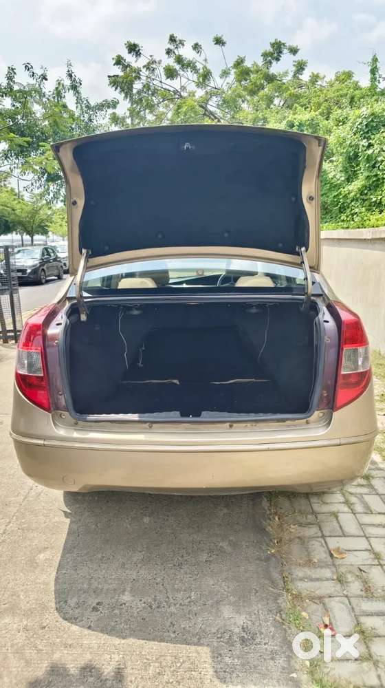 Tata Manza Aqua Safire, 2011, Petrol