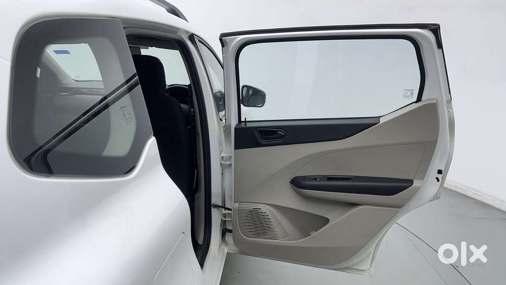 Renault Triber Rxt, 2022, Petrol